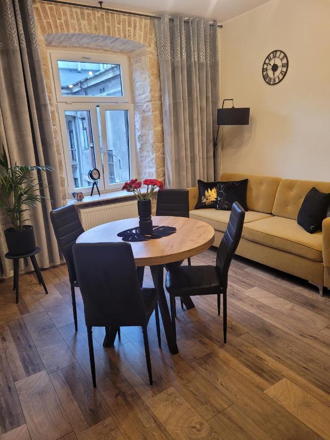 Kamieniczka 12 Apartamenty Częstochowa Exteriör bild